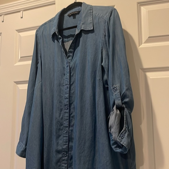 Shark bite, side slit, denim, lightweight shirt - Picture 2 of 4